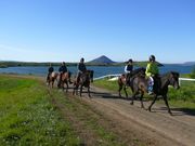 V sedle islandských koní - u jezera Mývatn V sedle islandských koní - u jezera Mývatn